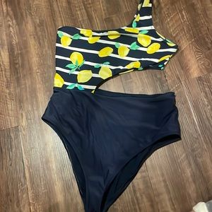Aerie one piece XL